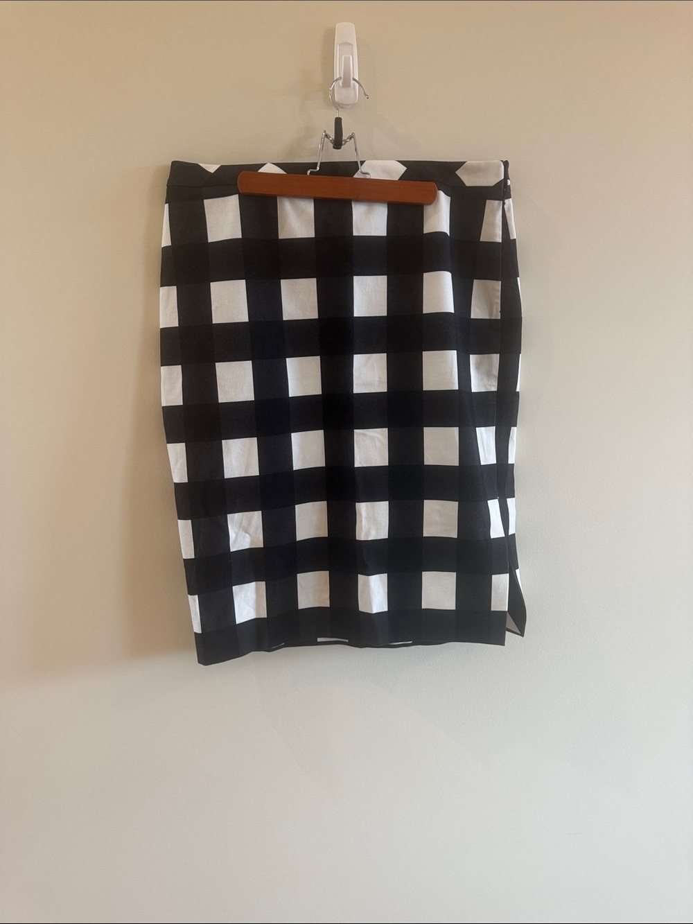Banana Republic Black and White Check Pencil Skirt